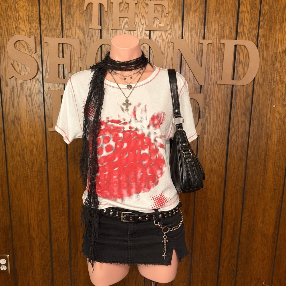 White Strawberry Graphic Tee Moonrise Womens XL Red Contrast Stitch Retro Grunge